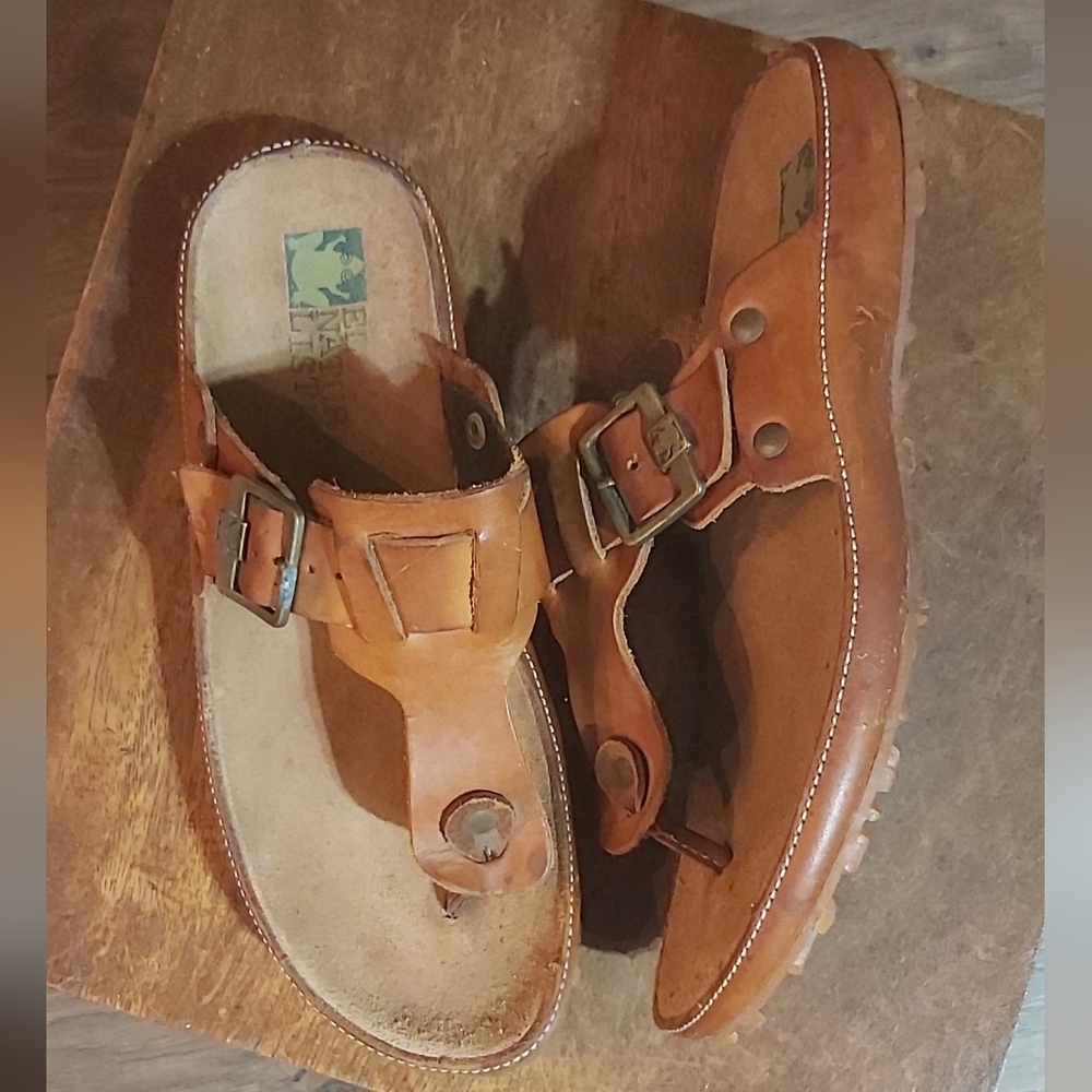 🌼El Naturalista Leather Thong Sandal